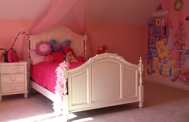 A five year old girl's bedroom.